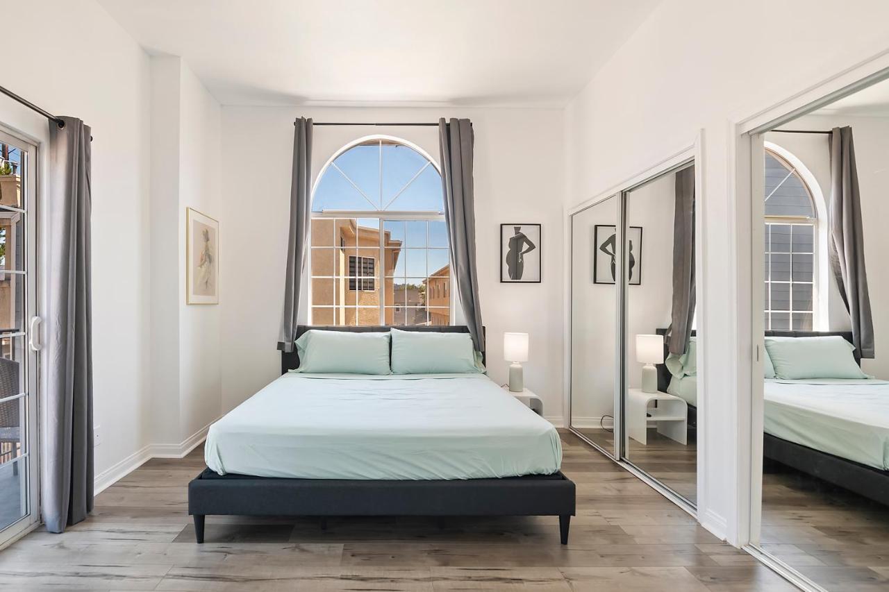 Spacious Private Gated Modern Loft Close To Universal And Hollywood Los Ángeles
