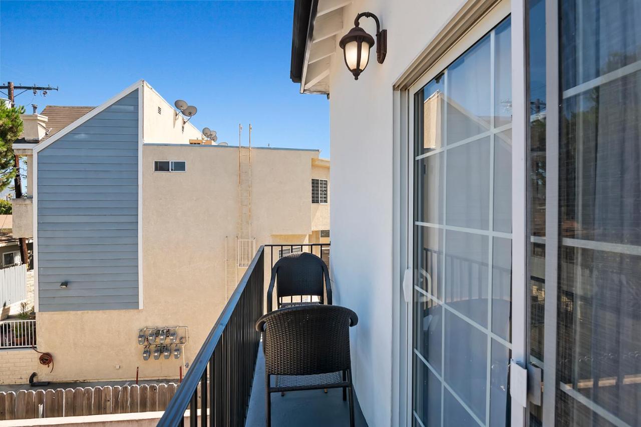 Spacious Private Gated Modern Loft Close To Universal And Hollywood